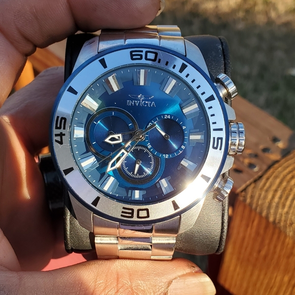 Invicta pre-owned - Picture 4 of 5